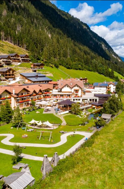 Alphotel Tyrol con parco giochi
