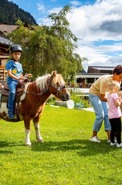 Ponyreiten für Kinder