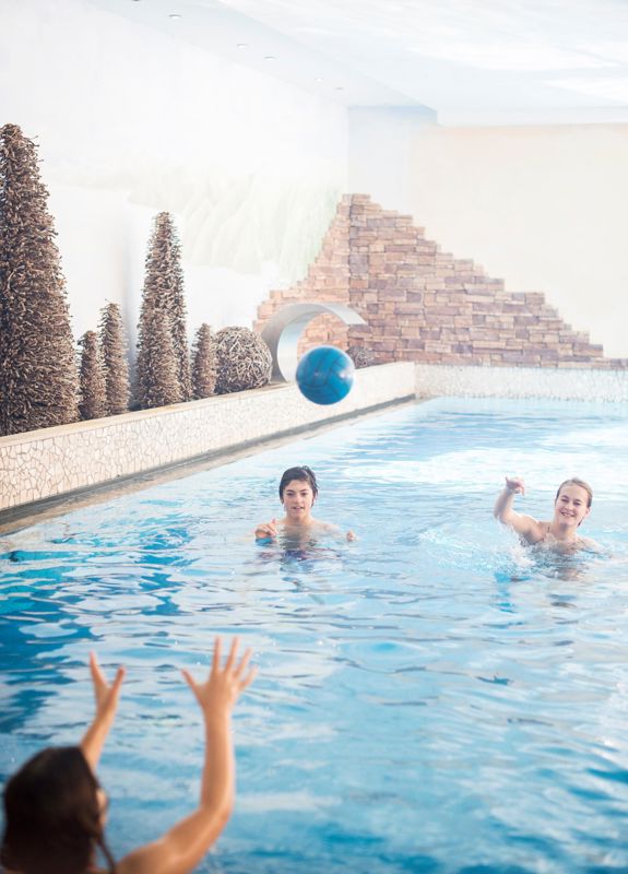 Divertimento in piscina